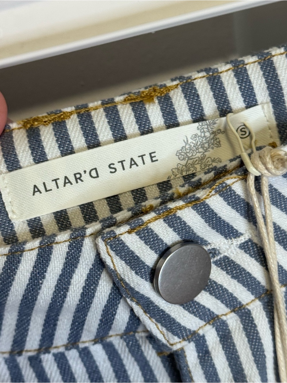 Altar’d State Wide Leg Crop Pants Womens Small Blue White Striped NWT - Picture 6 of 6